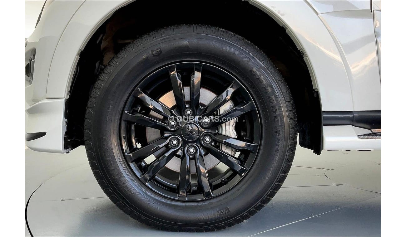 ميتسوبيشي باجيرو Signature Edition