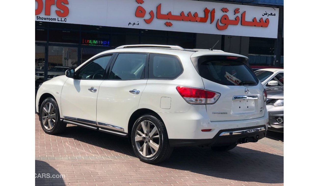 نيسان باثفايندر FUL OPTION NISSAN PATHFINDER 2016 ONLY 1170X60 MNTHLY V6 4X4 EXCELENT CONDITION UNLIMITED KM WARANTY