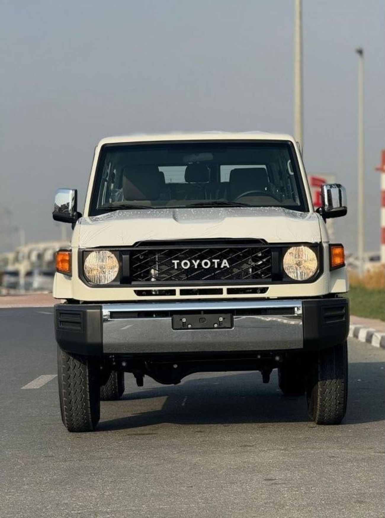 Toyota Land Cruiser 70 TOYOTA LANDCRUISER 76 4.0L V6 PETROL GRADE E MANUAL