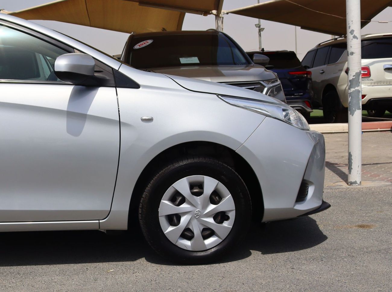 تويوتا يارس تويوتا يارس 2022 خليجى بحاله ممتازه ممشى 83000كم بمحرك 1500 سى سى بسعر 39000 درهم