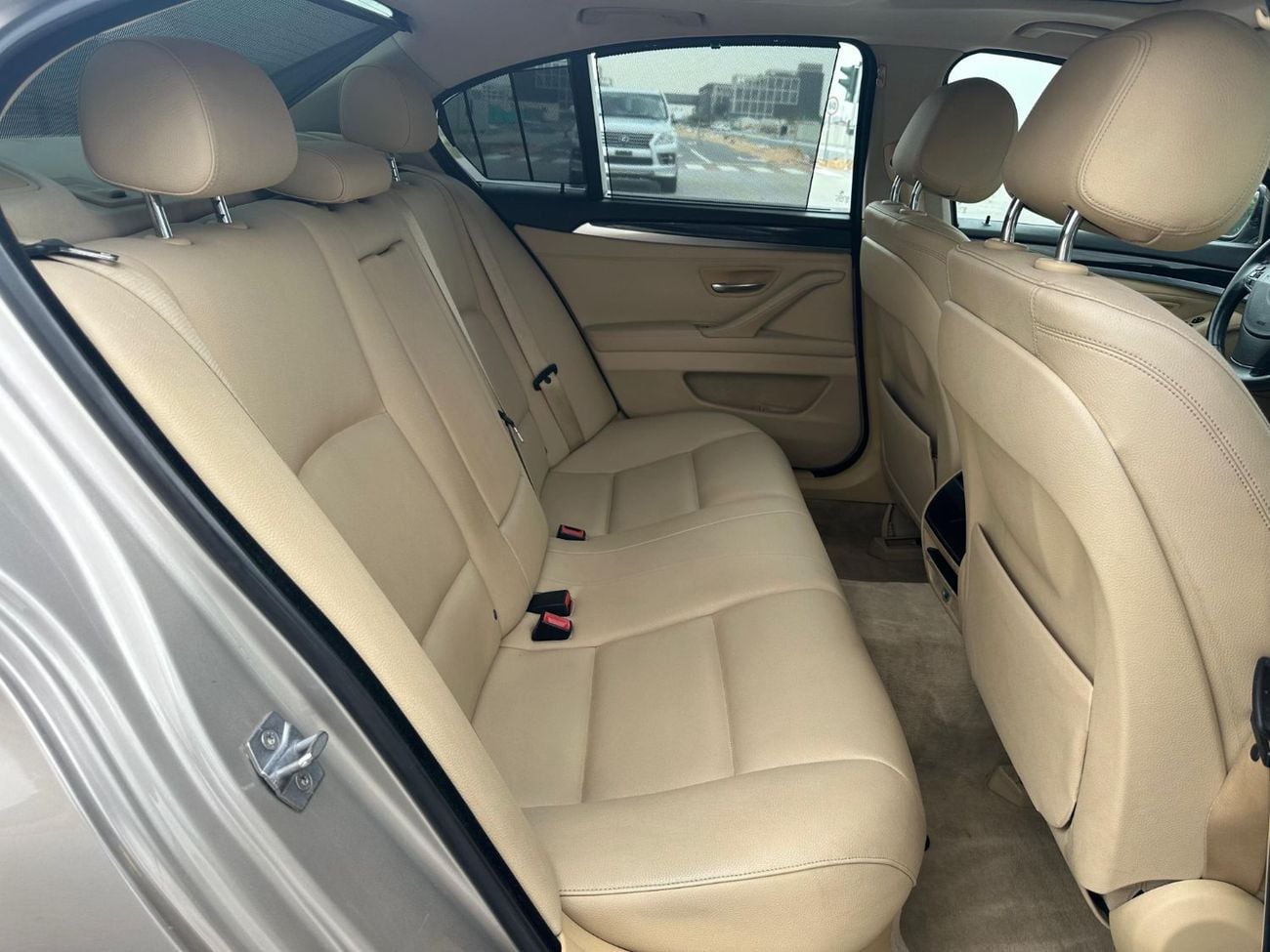 بي أم دبليو 520i