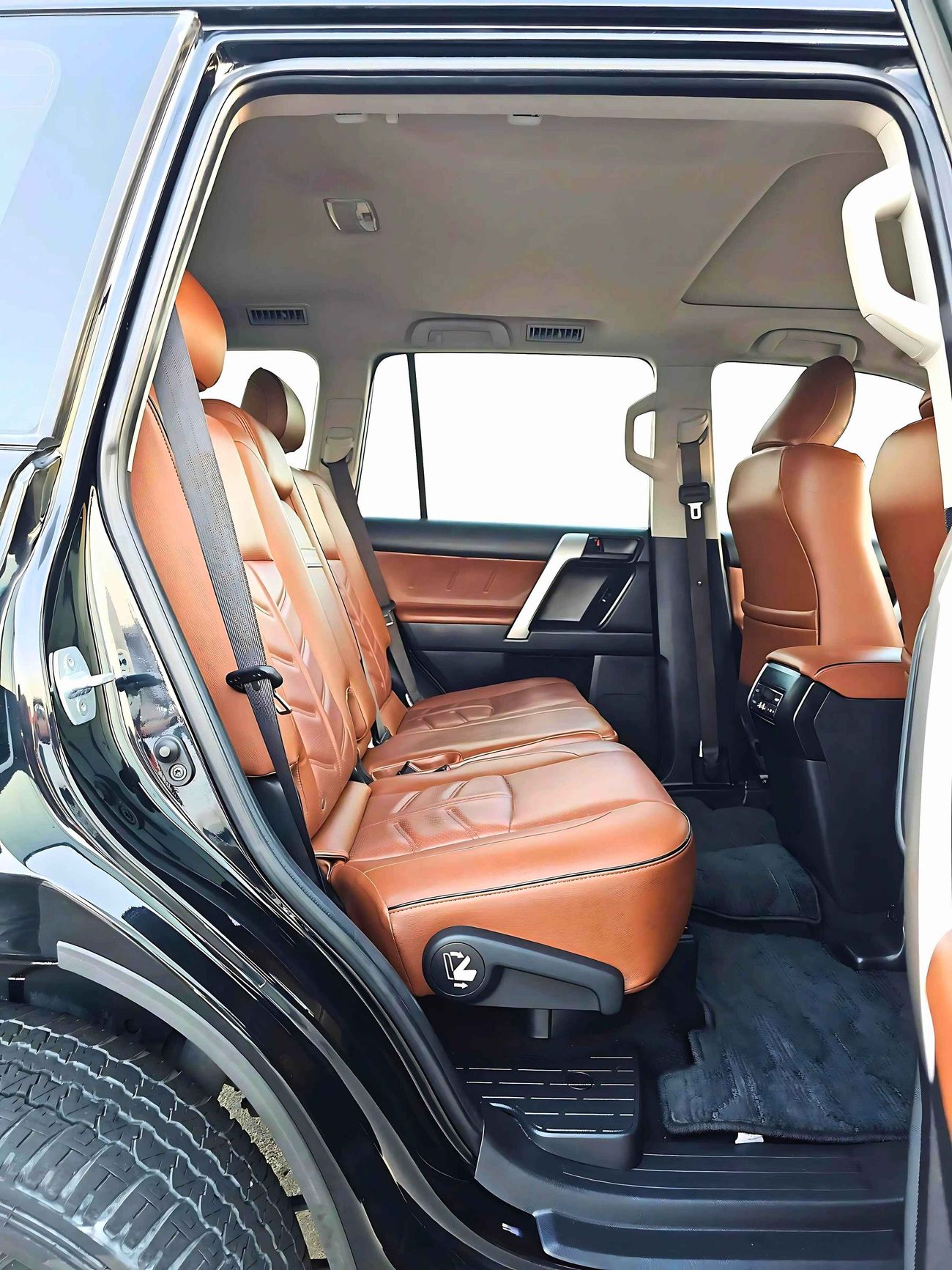 تويوتا برادو VXR V4/ TOP OPT/ DOWN TYRE/ SUNROOF/ LEATHER/ SEATS/ DVD/ LOT# 37504