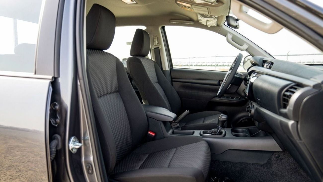 تويوتا هيلوكس Toyota Hilux 2.4L Diesel AT 4x4 Full Option 2025