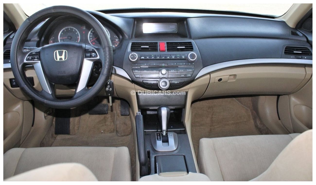 هوندا أكورد هوندا أكورد 2012 خليجي بحالة ممتازة بدون حوادث