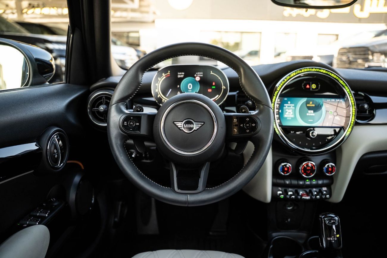 Mini Cooper S 2023 Agency Warranty Full Service History GCC 2.0L Turbo 4 Cylinders Low Mileage
