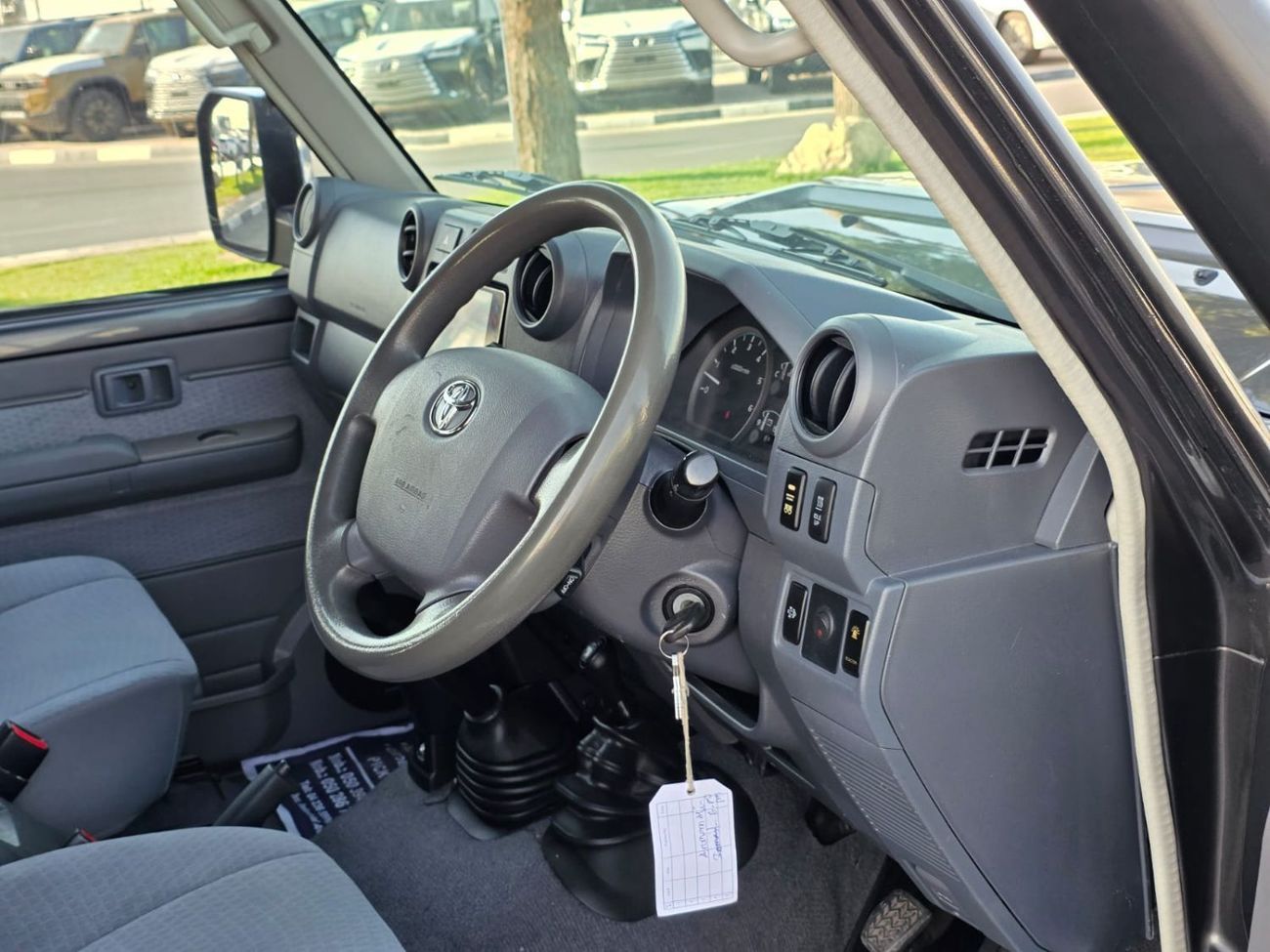 تويوتا لاند كروزر بيك آب RIGHT HAND VEHICLE ONLY FOR EXPORT 4.5L MODEL 2018 SHAPE 2024