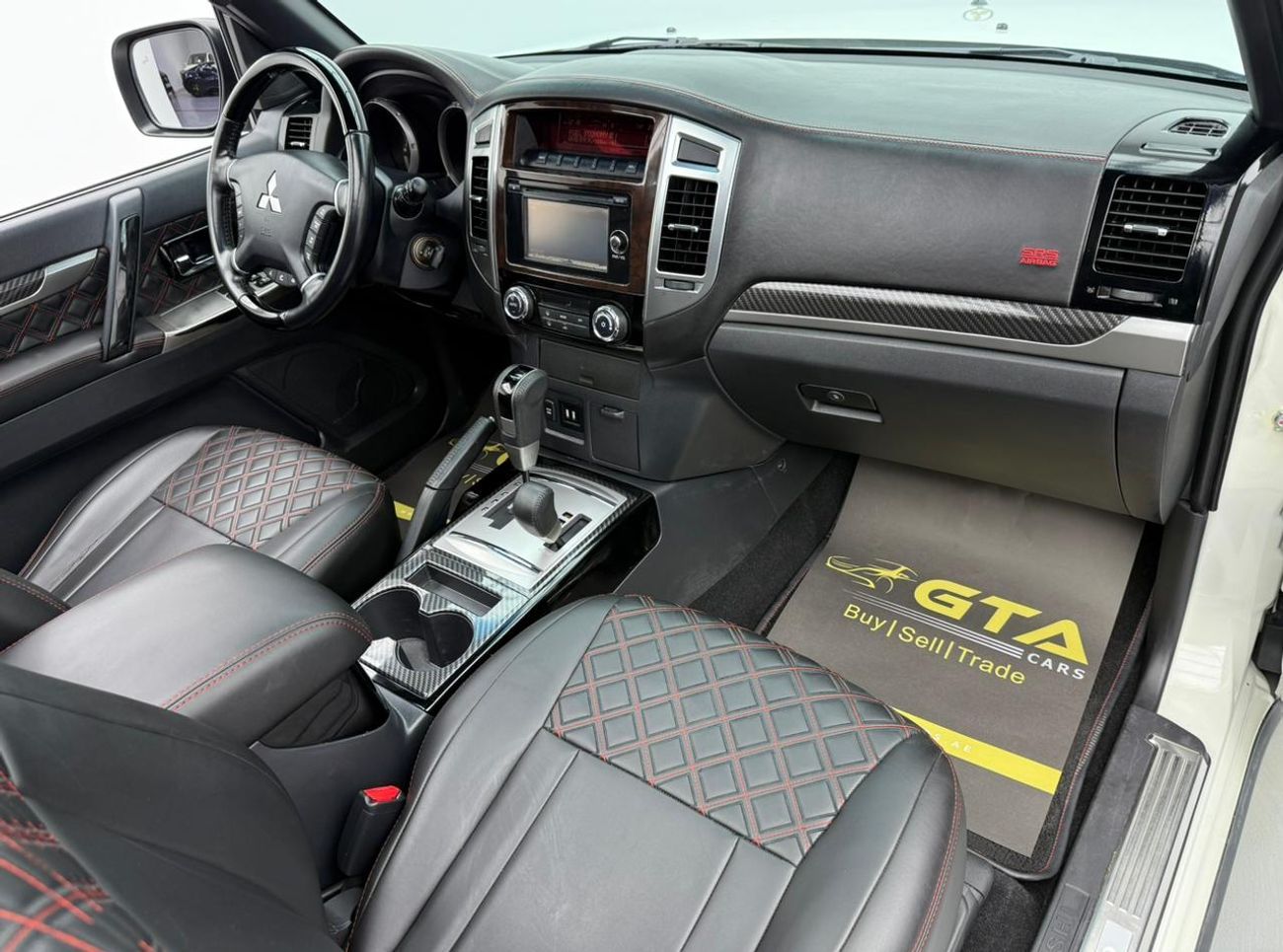 Mitsubishi Pajero 2018 Mitsubishi Pajero Signature Edition, Warranty, Full Service History, Excellent Condition, GCC