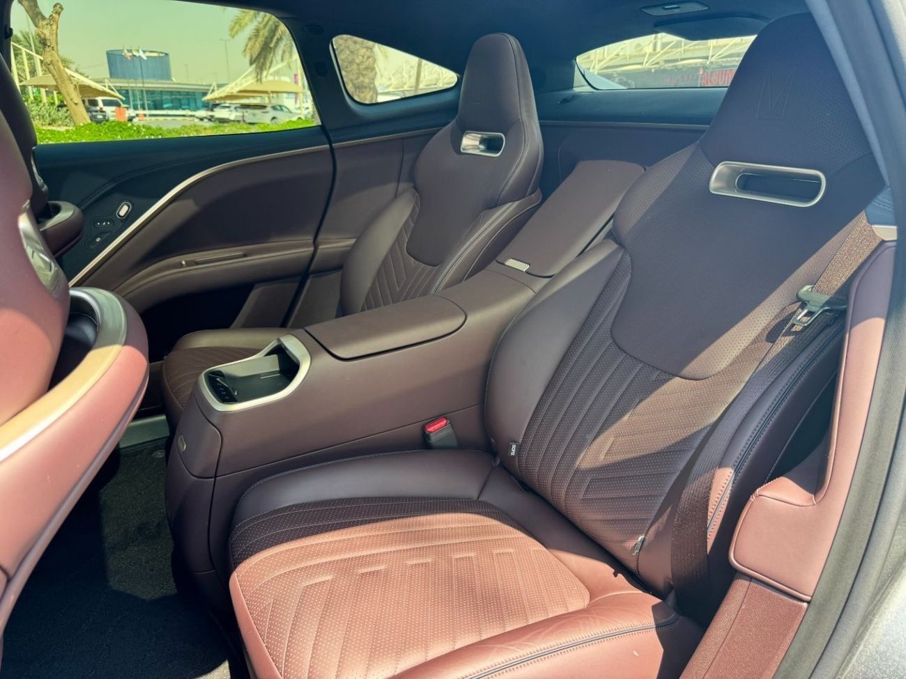 أفاتر 11 Premium AWD USED AVATR 11 DUEL MOTOR / 562HP 2023 4 VIP SEATS / WARRANTY&SERVICE