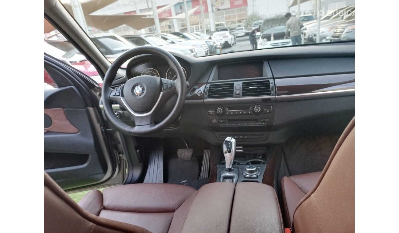 BMW X5 Gulf model 2011, leather panorama, cruise control, sensors, wheels, in excellent condition, you do n