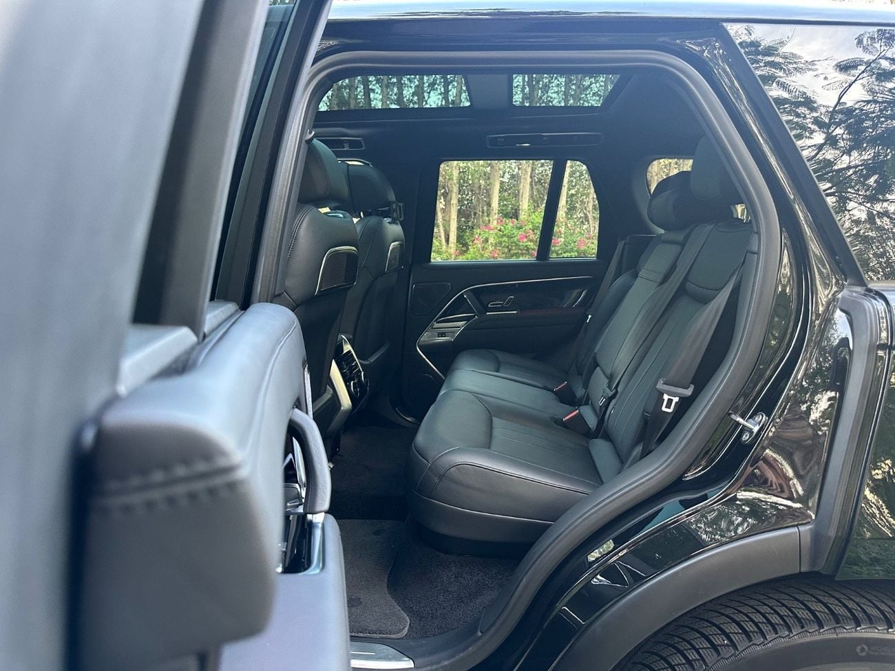 Land Rover Range Rover Autobiography P400 3.0L | 2024 | Diesel V6 | Low Mileage | Perfect Condition