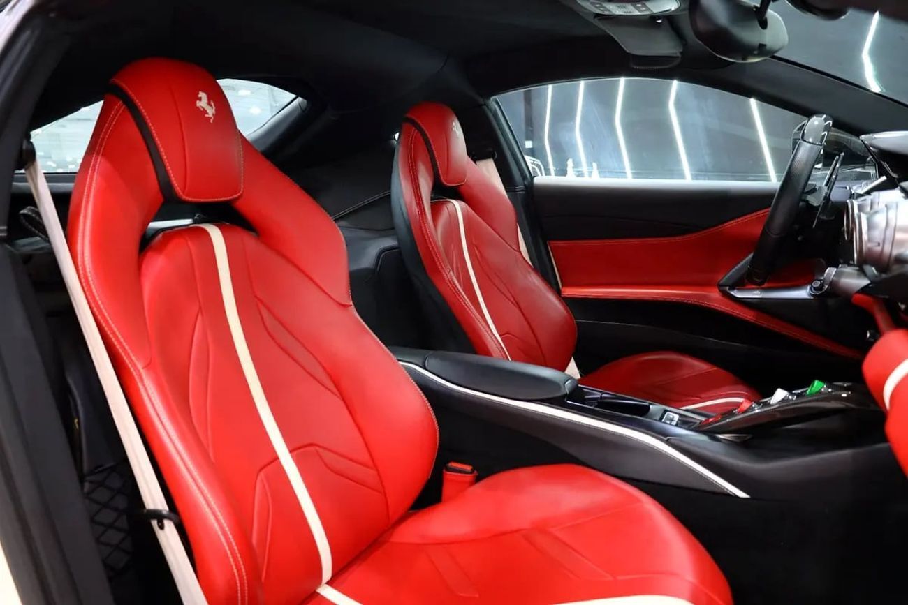 Ferrari 812 Superfast Passenger Display, Carbon Fiber Exterior/Interior, GCC Specs!!