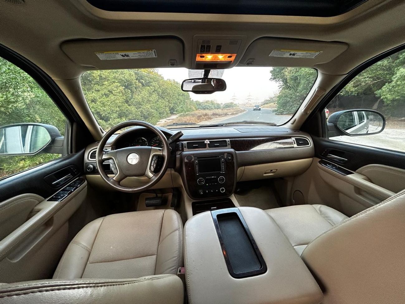 GMC Yukon Denali 6.2L (9 Seater)