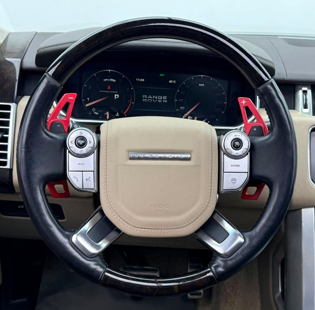 Land Rover Range Rover VOGUE 2013 Range Rover Vogue Lumma CLR Original, Just Been Serviced, Excellent Condition, GCC