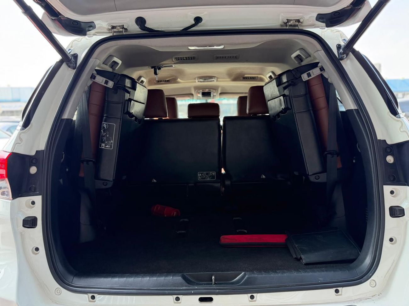 تويوتا فورتونر VXR 4.0L (278 HP)