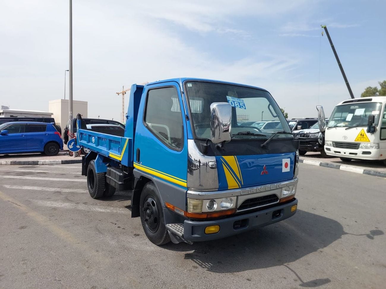 Mitsubishi Fuso Canter (RAMADAN OFFER) MITSUBISHI CANTER TRUCK RHD 1998 MODEL 4.5 L DIESEL MANUAL(PM30616)