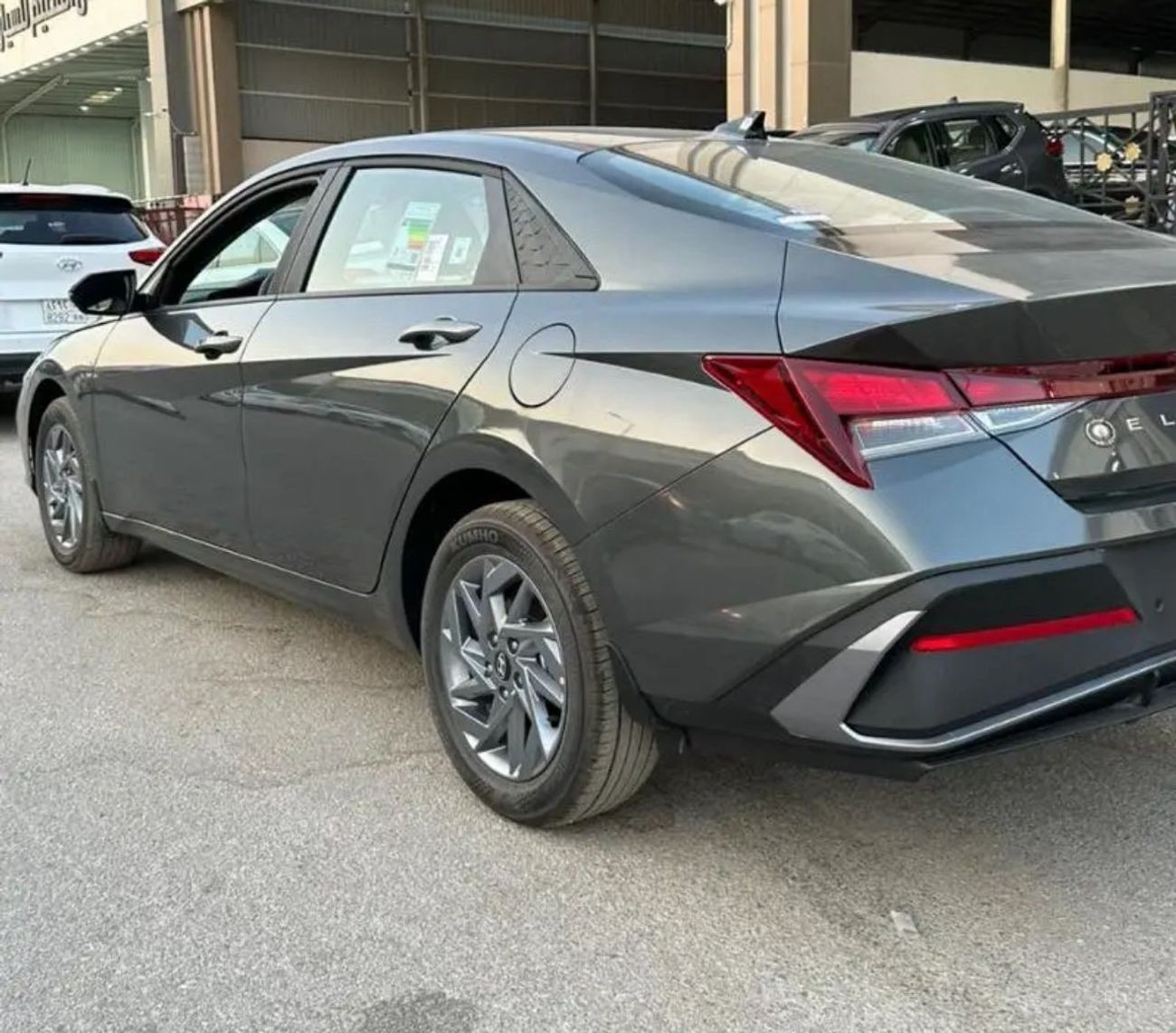 هيونداي إلانترا 2.0L PETROL 2024 GCC