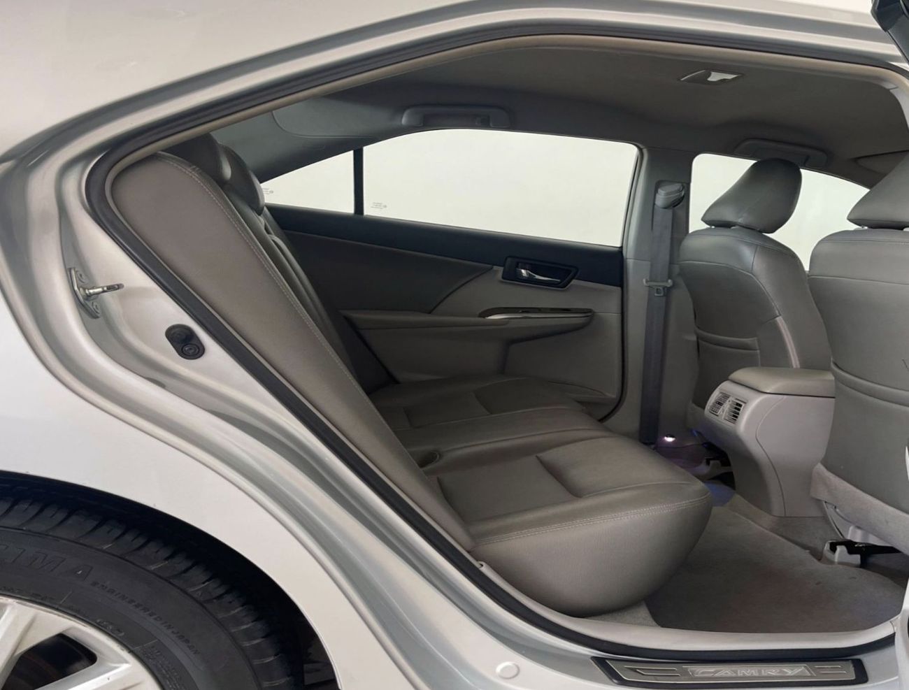 Toyota Camry SE 2.5L-4CYL  EXCELLENT CONDITION LOW KILOMETER DRIVEN