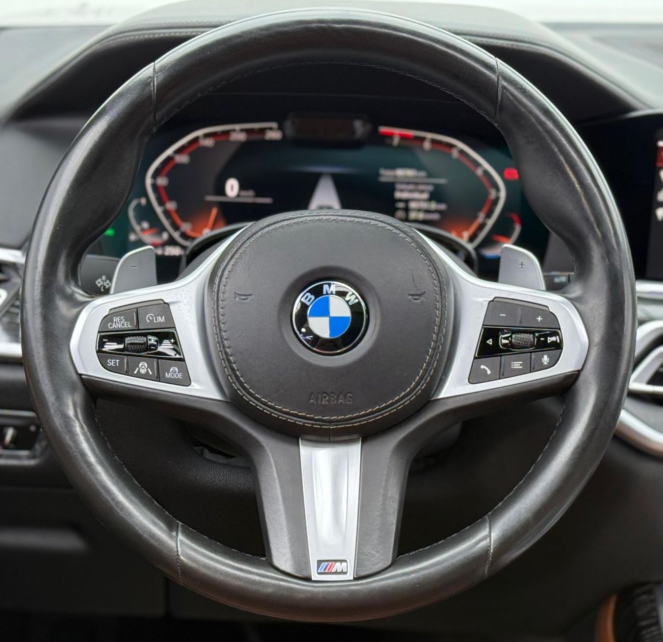 بي أم دبليو X7 40i 3.0L 2022 BMW X7 xDrive40i M-Sport, 2026 BMW Warranty, Full BMW Service History, 7 Seater, GCC