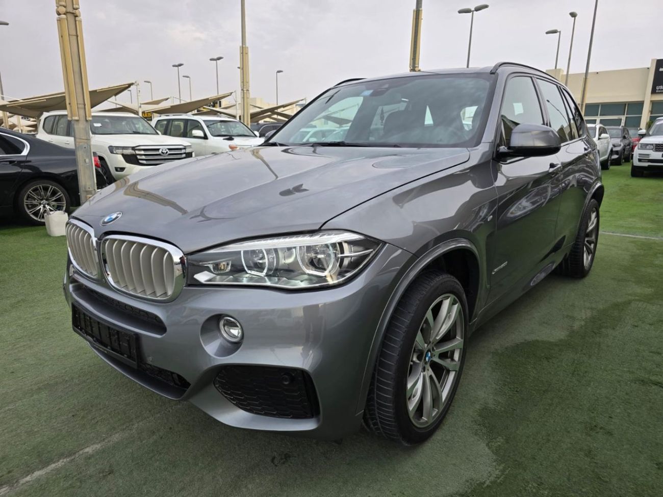 BMW X5 50i Luxury 4.4L (7 Seater) BMW X5 50i 2017 GCC V8 engine 4.4L clean car no any work required availab