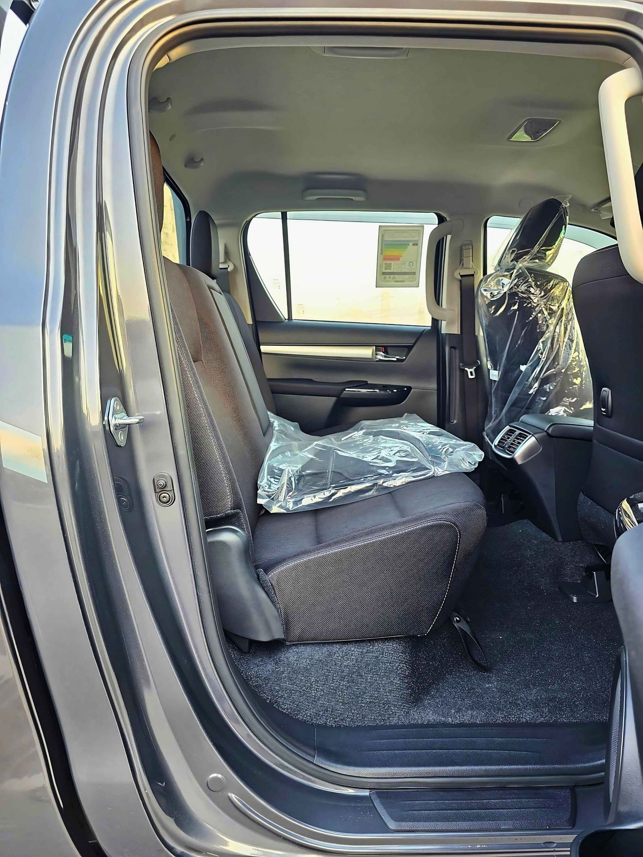 Toyota Hilux 2.4L Diesel / Automatic Gear / FULL OPTION  (CODE # HDDWAF)