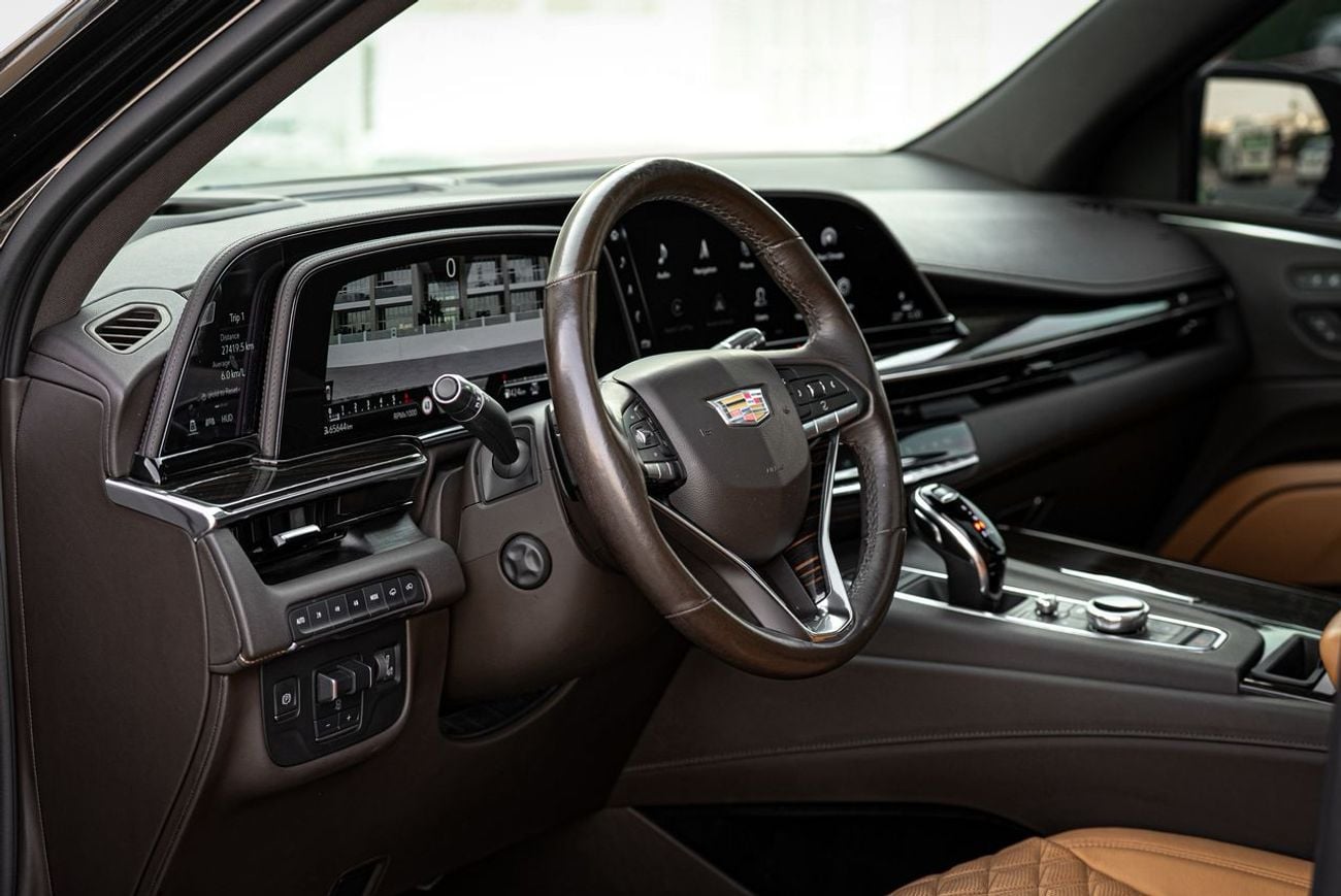 Cadillac Escalade Premium Luxury 6.2L 4WD Premium Luxury - 600 GCC