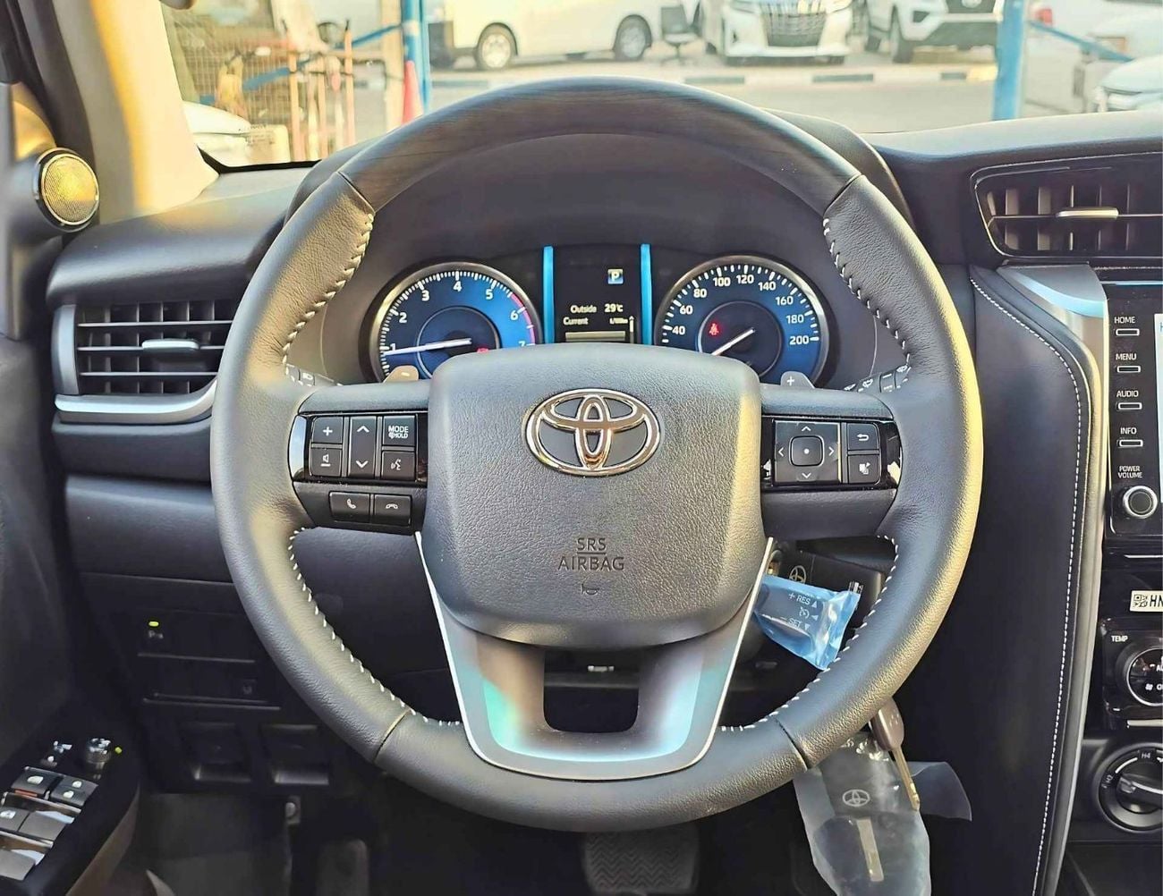 تويوتا فورتونر VXR 4.0L V6 PETROL / AUTO AC / DIFF LOCK / DVD CAMERA (CODE # F6S)