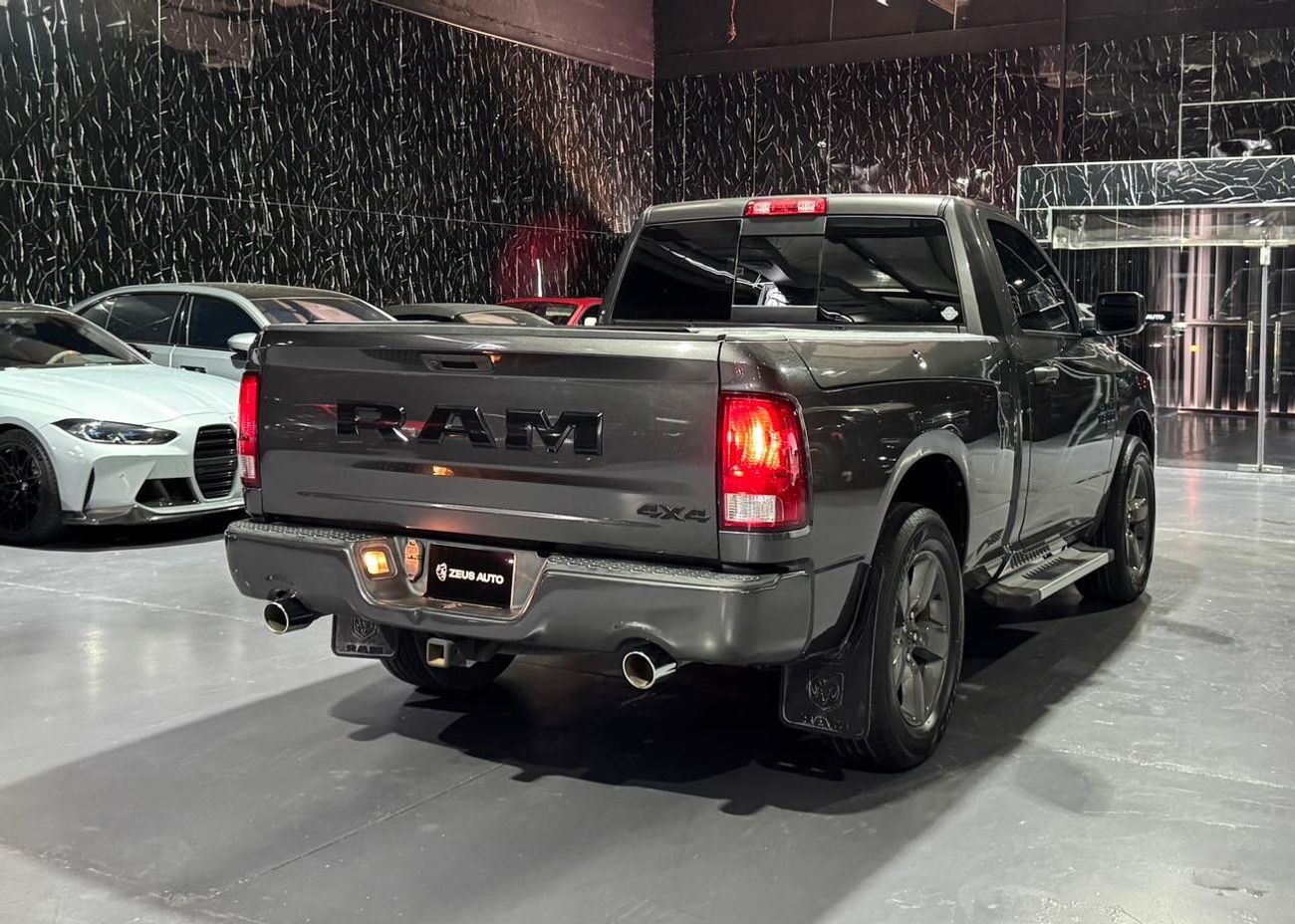 Dodge RAM 1500 Dodge RAM 1500  |  5.7 L HEMI V8 VVT | 8 Speed | GCC |