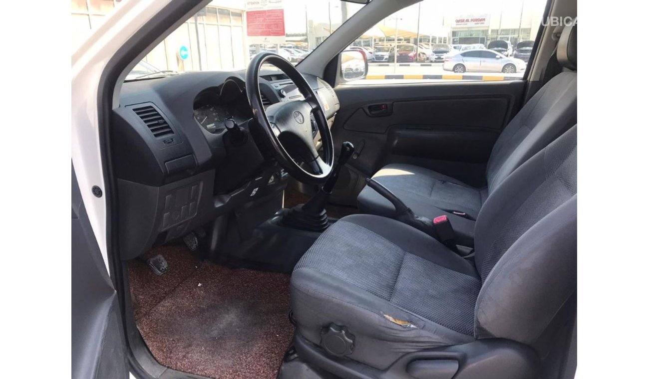 Toyota Hilux Toyota Hilux 2014 chelar gcc for sall