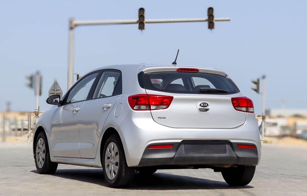 Kia Rio EX 1.4L (107 HP) Hatchback Kia Rio 1.4L 2019 GCC accident free in excellent condition 528 P.M