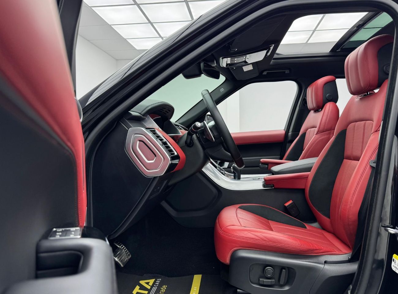 لاند روفر رينج روفر سبورت HSE DYNAMIC 5.0L (525 HP) 2020 Range Rover Sport HSE R Dynamic, Warranty, Full Range Rover Service H