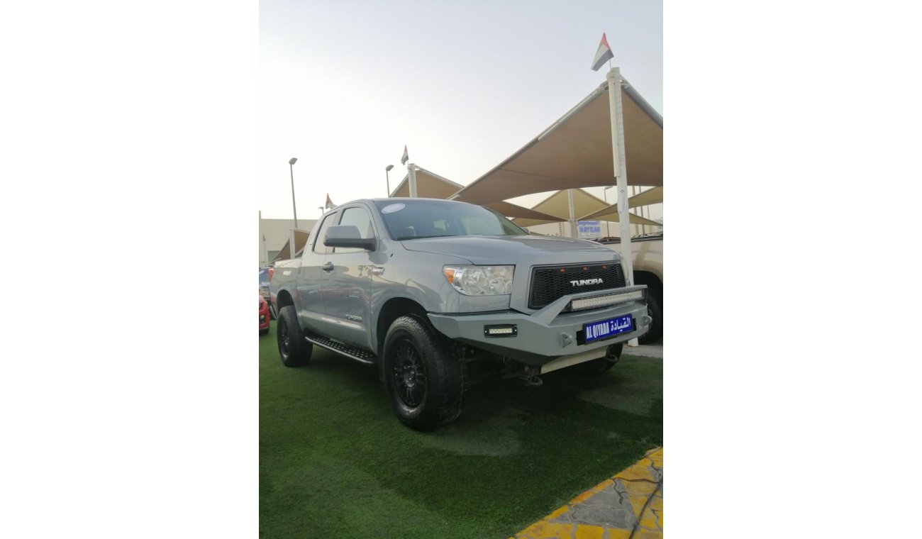 تويوتا تاندرا Toyota Tundra 2011 4 door in very distinctive condition