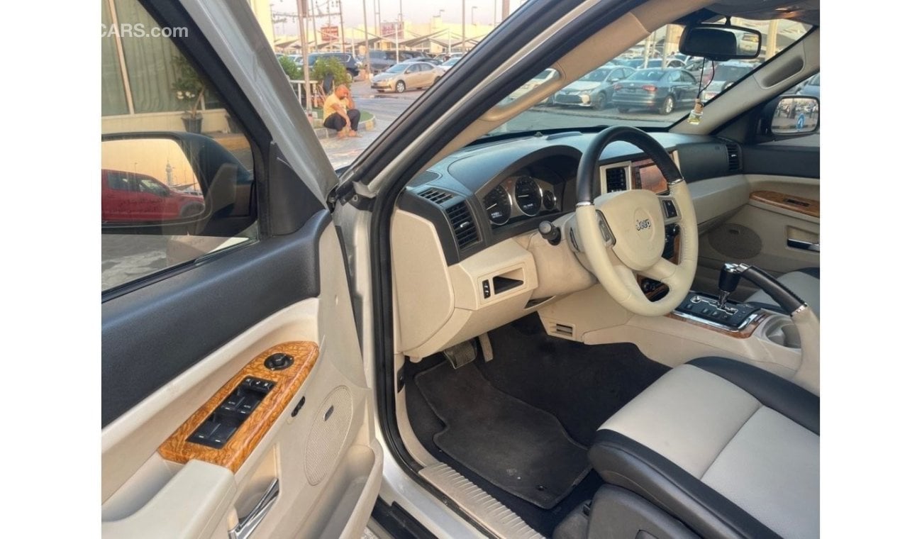 Jeep Grand Cherokee Model 2008, 4.7 Gulf Fle Option Sunroof 8 Cylinder Automatic transmission in the state of the agency