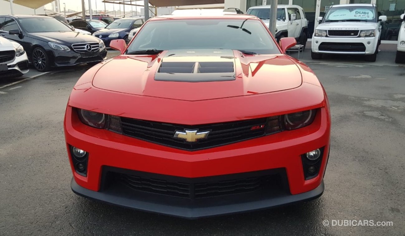 Chevrolet Camaro model 2015 GCC car prefect condition full service full option low mileage