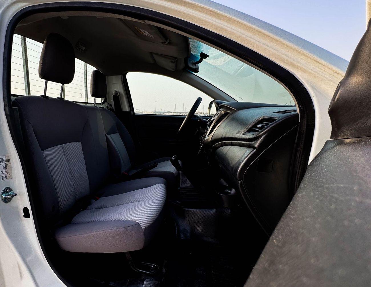 Mitsubishi L200 GL 2.4L (128 HP) Single Cab Utility Mitsubishi L200 2.4L 2WD 2022 GCC accident-free in excellent con