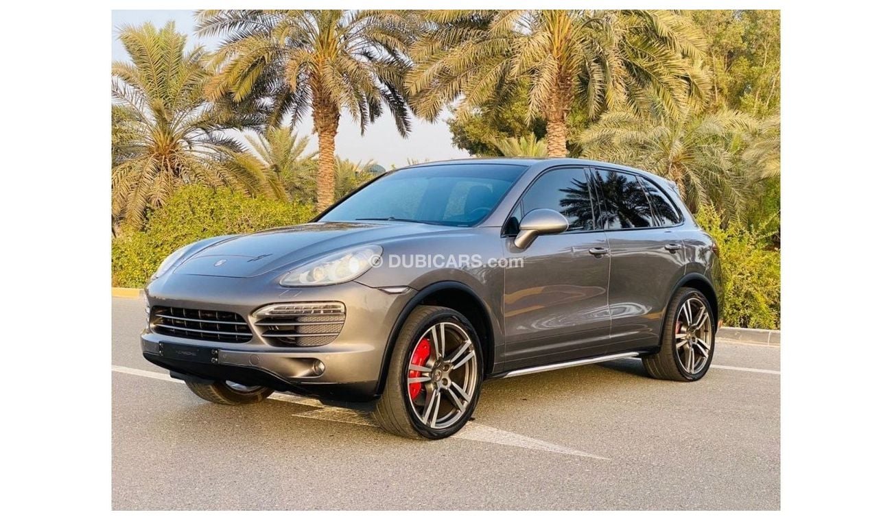 Porsche Cayenne S S Porsche Cayenne S 2012 GCC 8 cylinder perfect condition