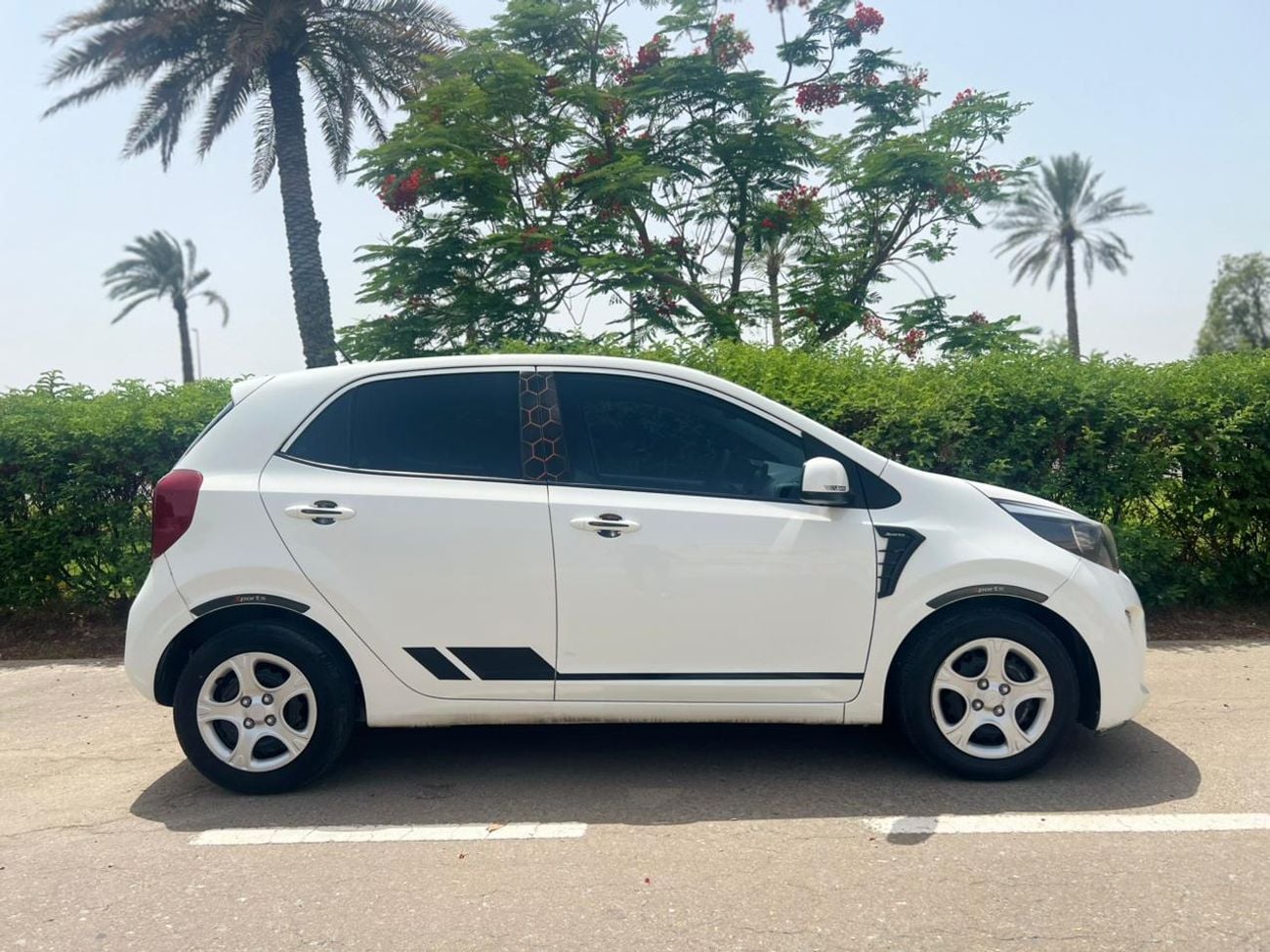 Kia Picanto 355-MONTHLY FOR 4 YEARS | GCC | LCD | REVERSE CAMERA | ACCIDENT FREE