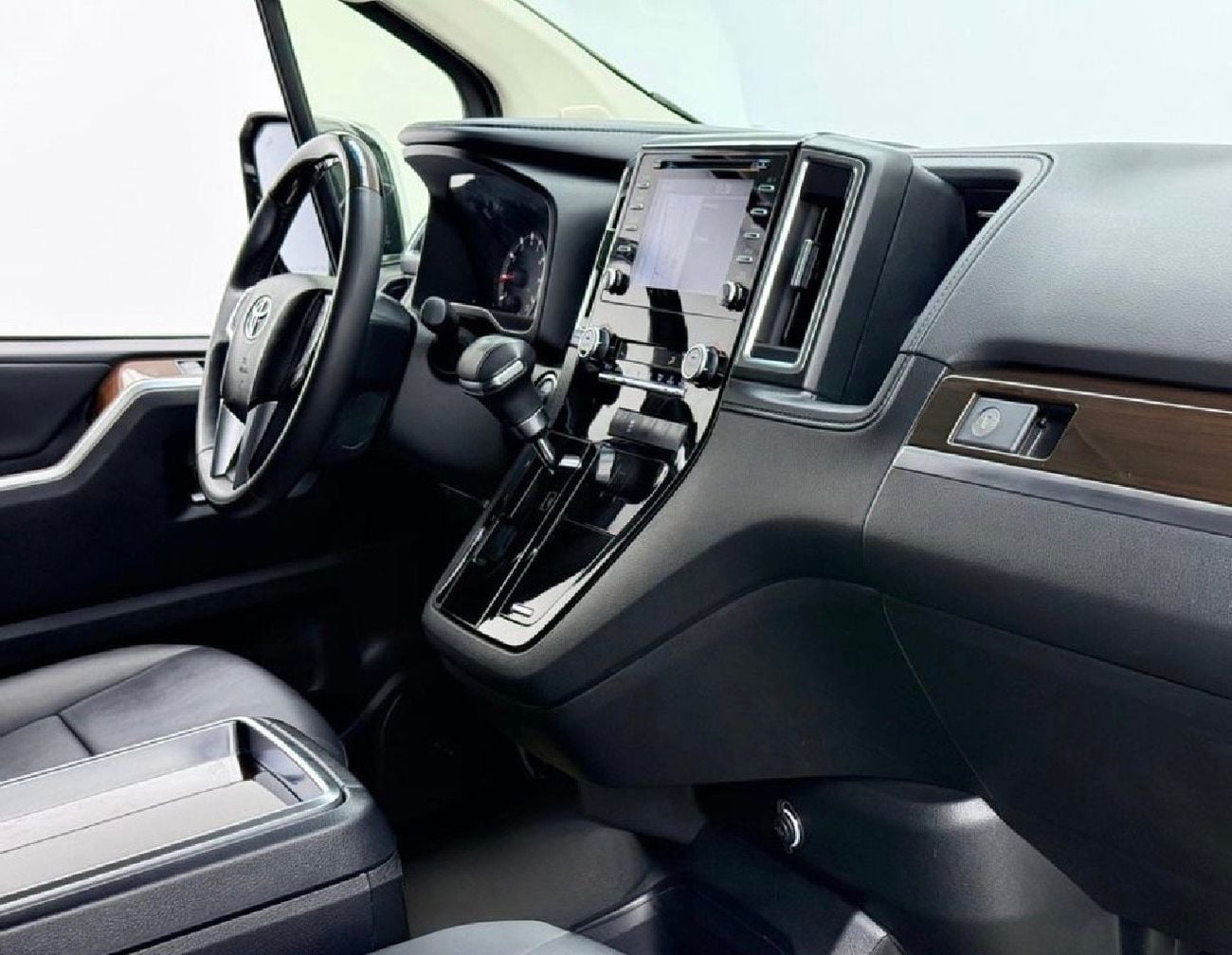 Toyota Granvia PREMIUM Toyota Gravnia Years 2023 3.5L Premium V6 petrol left hand drive