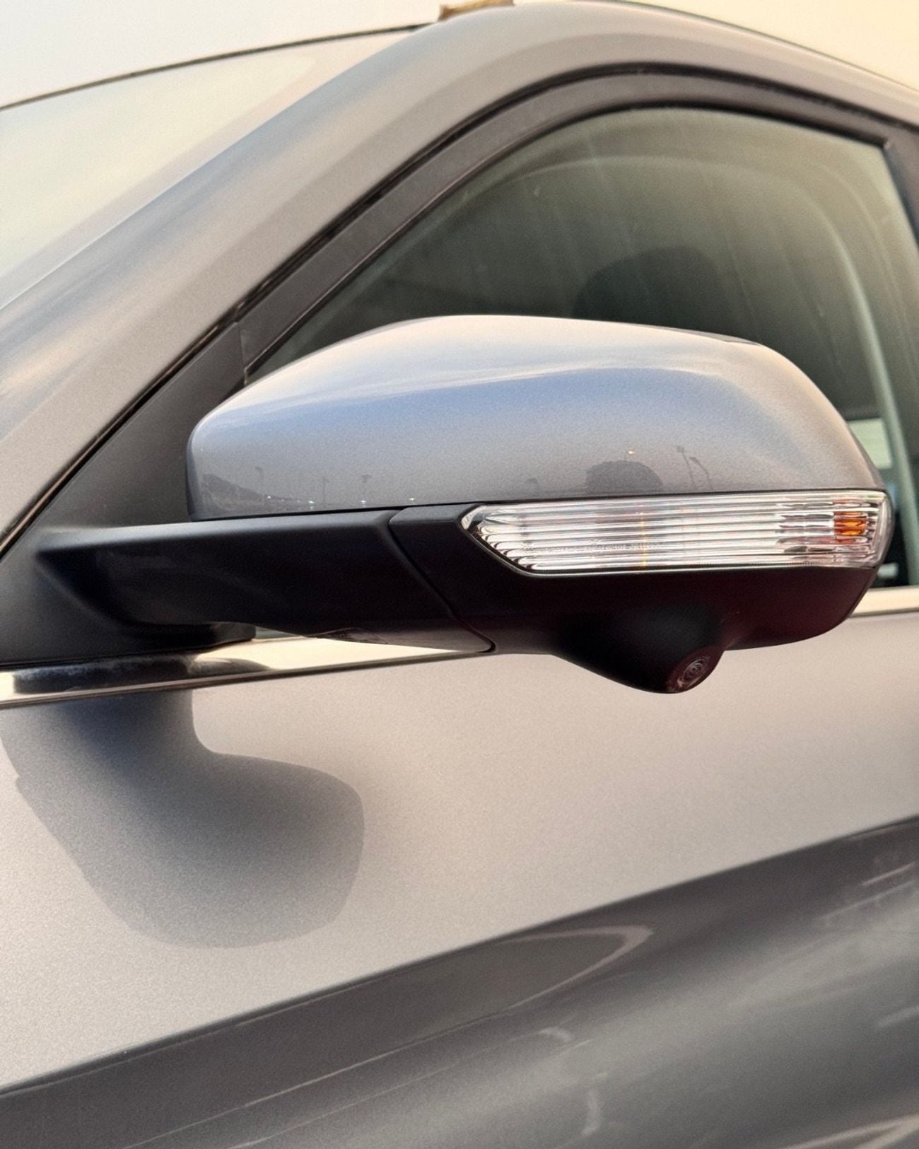 MG ZS LUX