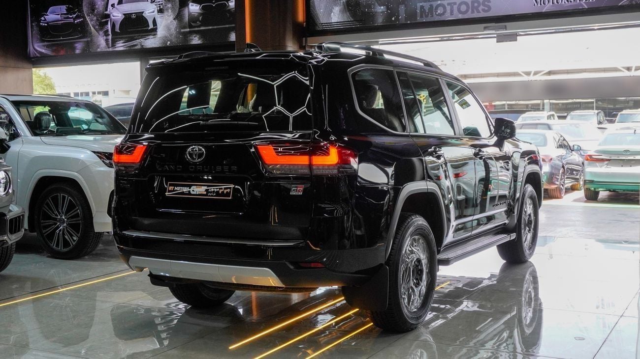 Toyota Land Cruiser 2026 TOYOTA LC 300 - GR SPORT 3.5L PETROL GCC
