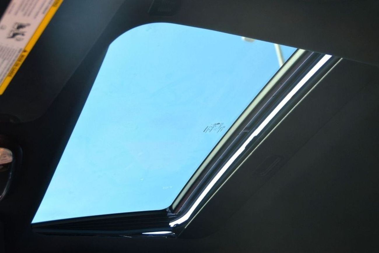 دودج تشارجر SXT Mid 3.6L SRT KIT & WIDR BODE // SUN ROOF //AIR BAGS // VERY GOOD CONDITION