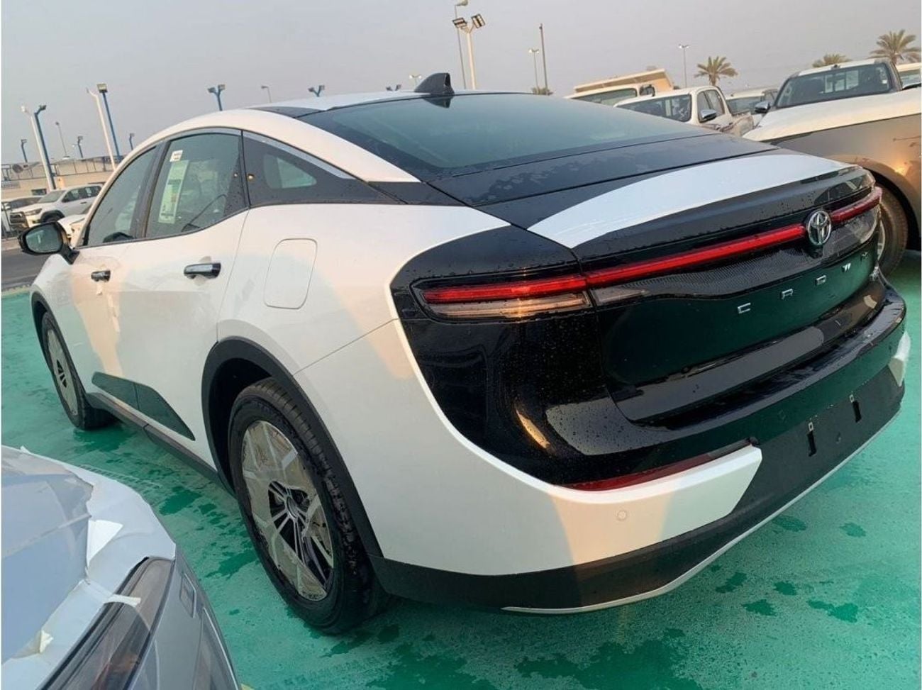 Toyota Crown TOYOTA CROWN 2.5L HYBRID FULL OPTION 2026 GCC FULL OPTION GCC SPECS