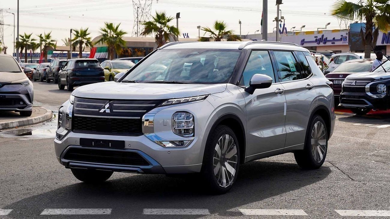 ميتسوبيشي آوتلاندر HIGHLINE ميتسوبيشي أوتلاندر بريميوم 2026 (G09) 2.5 لتر | SUV بسبعة مقاعد | مواصفات الخليج | للتصدير