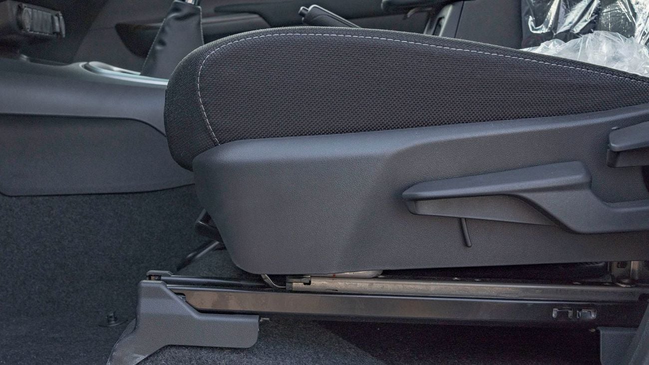 تويوتا هيلوكس 2025 Toyota Hilux DC 2.7L Petrol MT - Black Interior