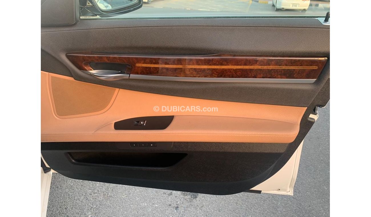 BMW 750Li Executive BMW 750- Li -Gcc_2015_Excellent_Condition _Full option