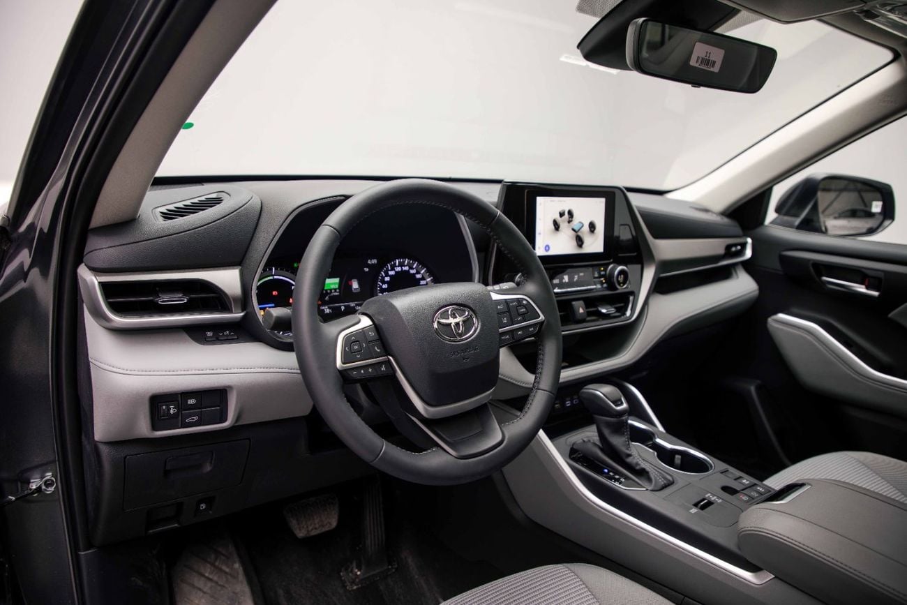 تويوتا هايلاندر GLE Hybrid 2.5L - Grey Metallic Inside Grey | Export Only