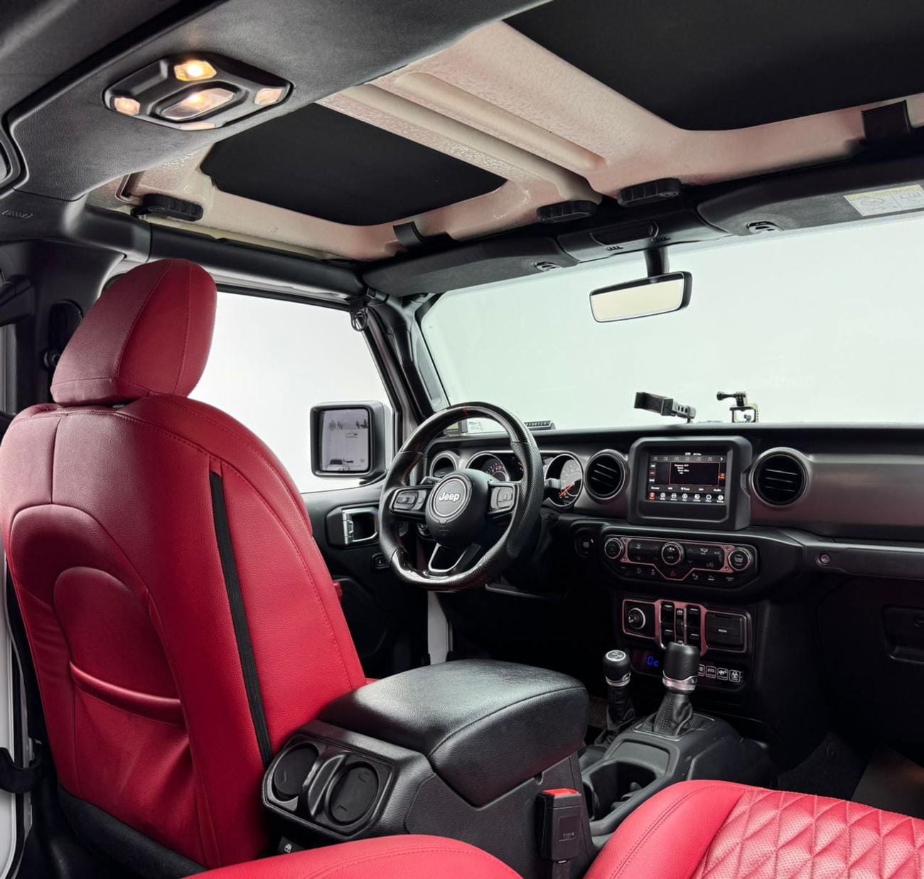 Jeep Gladiator 2021 Jeep Gladiator Sport, 2027 Jeep Warranty, Full Jeep Service History, Carbon Fiber Interior, GCC