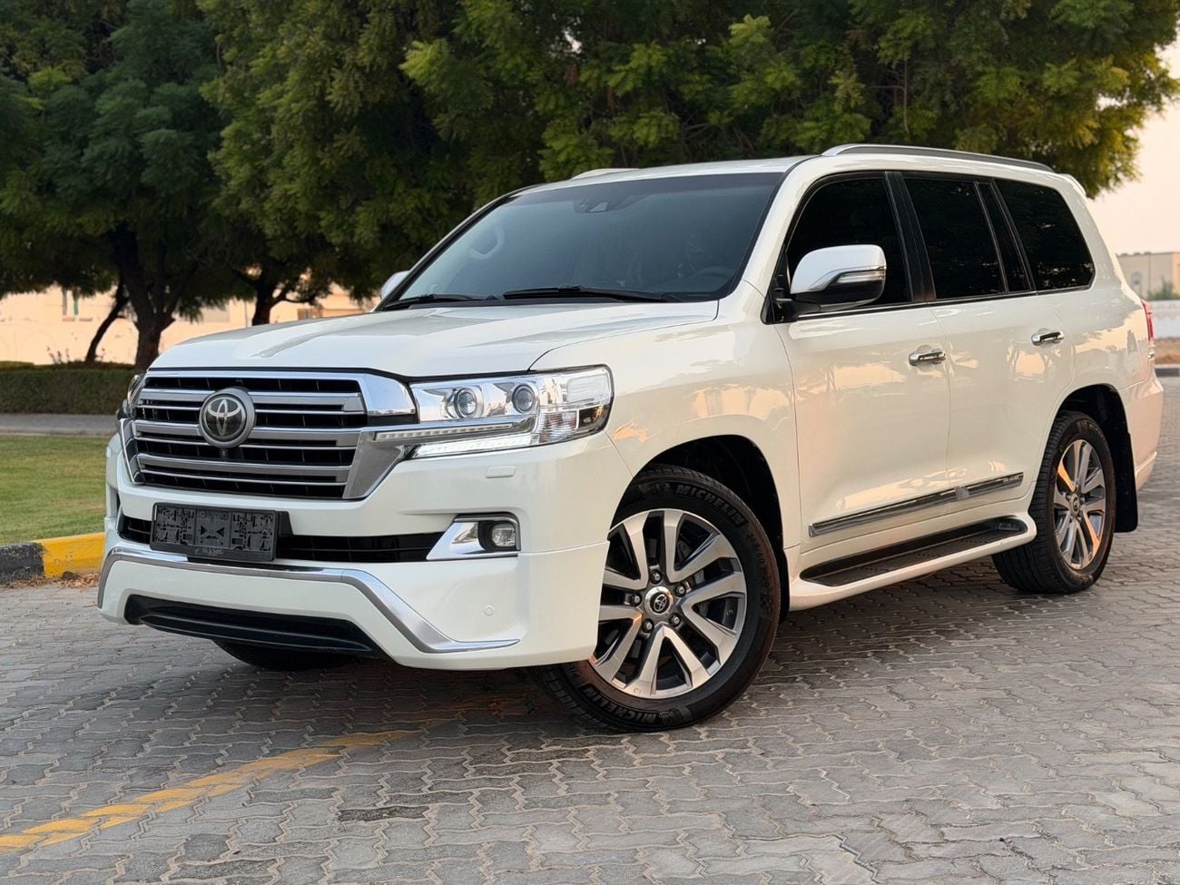 Toyota Land Cruiser VXR 5.7