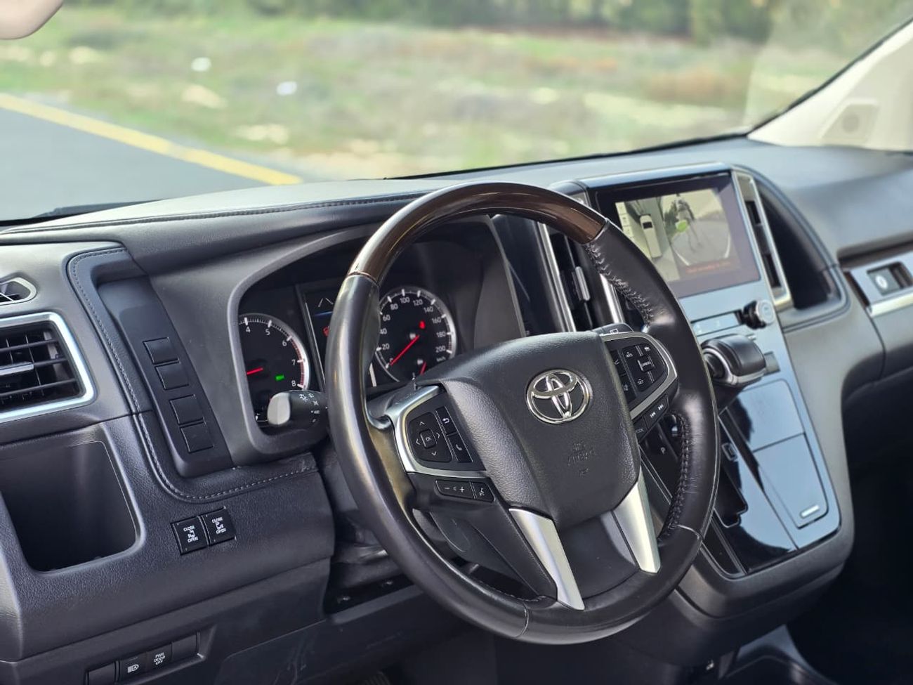 تويوتا جرافينا 3.5L Premium