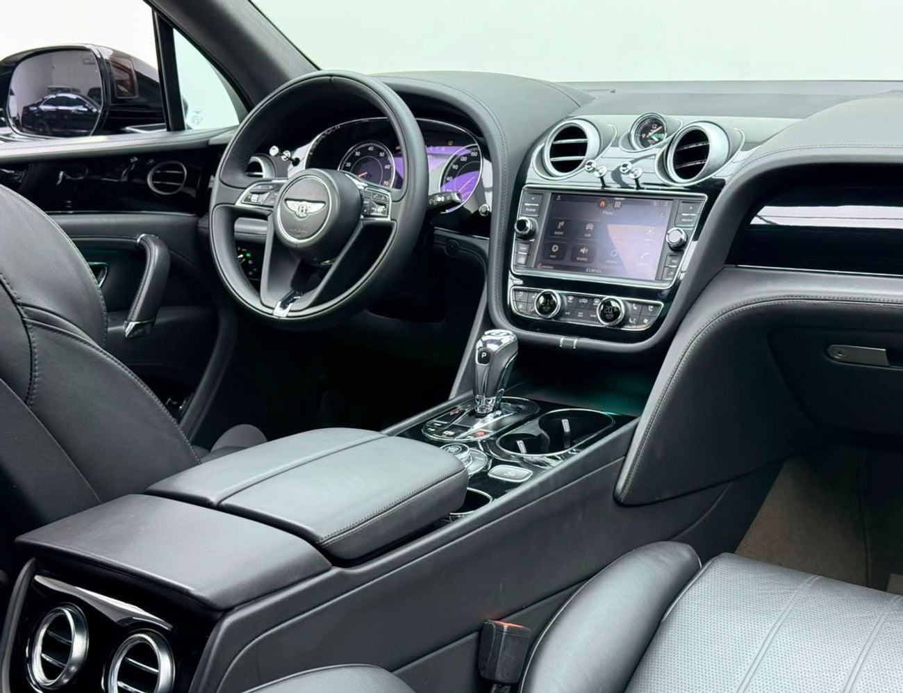 Bentley Bentayga STD 2018 Bentley Bentayga V8, Full Service History, Fully Loaded, Excellent Condition, Japanese