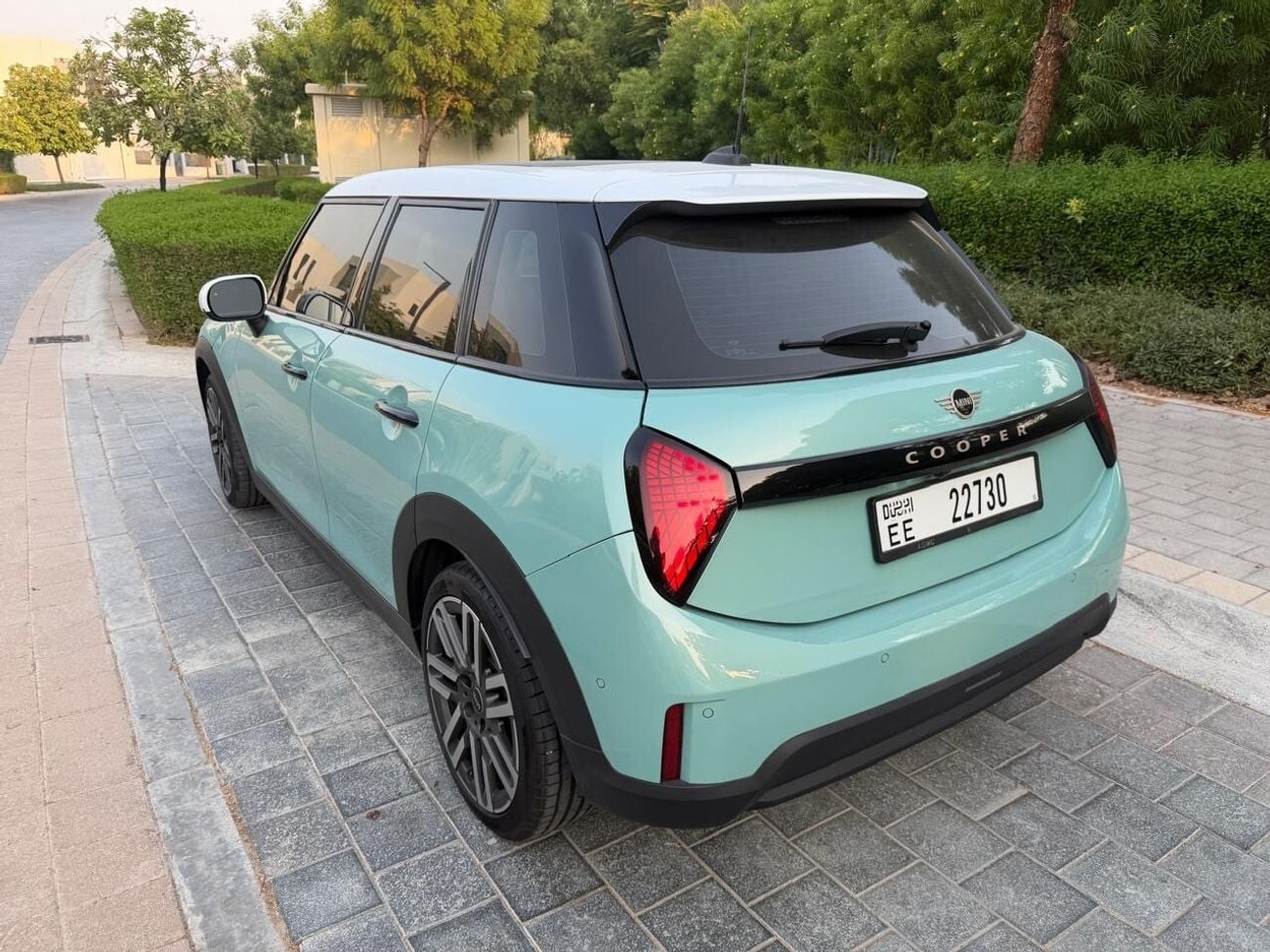 Mini Cooper C 2026 5-Door Ocean Wave Green with White Roof & Mirrors